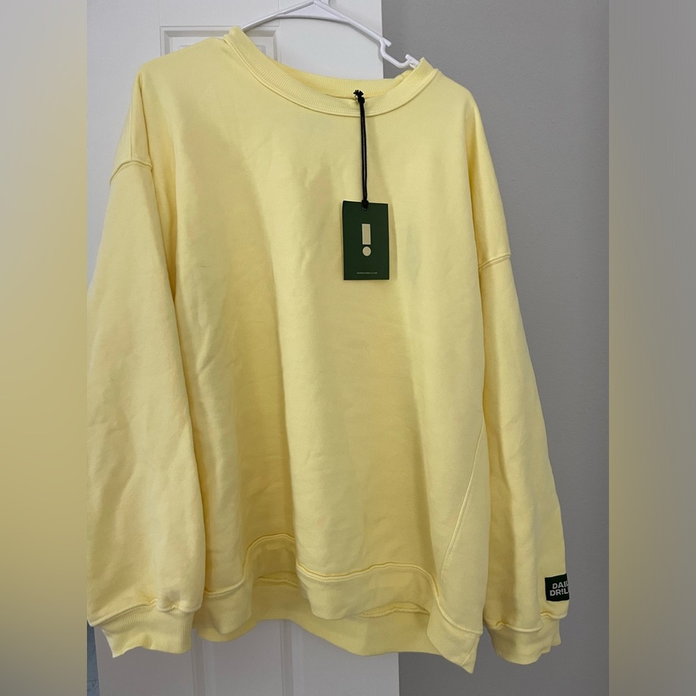 NWT Daily Drills Lemonade oversized crew XS/S